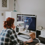 webinar-lady-at-computer